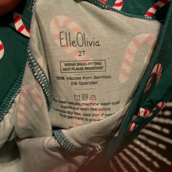 ELLE OLIVIA
Green Candy Cane bamboo Christmas Pajamas - Picture 4 of 5